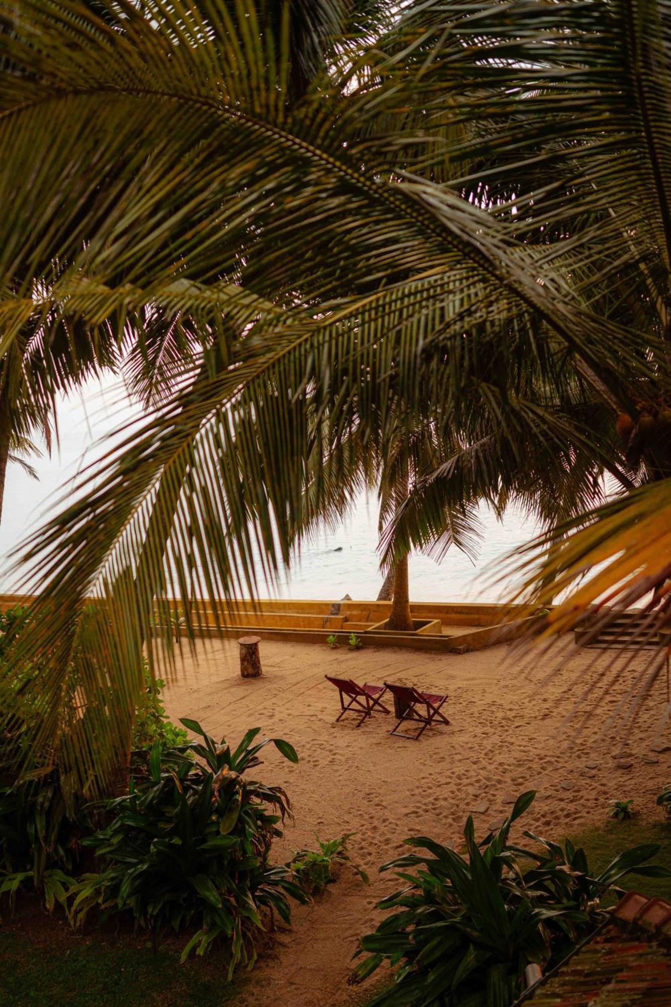 Amuura Beach Villa Берувала Экстерьер фото